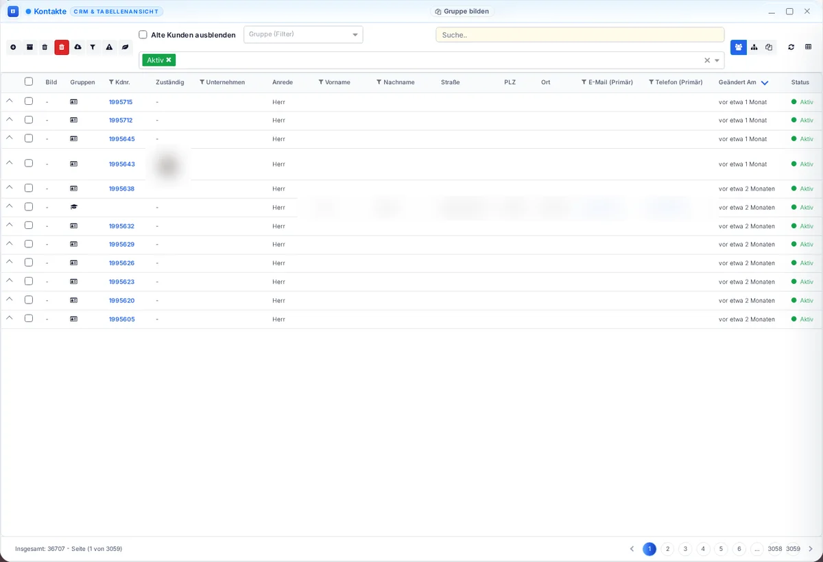 Kontakte als eigenes Fenster: CRM-Tabellenansicht mit Filtern und Detailbereich.